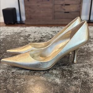 Nine West Gold Metallic Leather 2.5" Heels Size 7.5